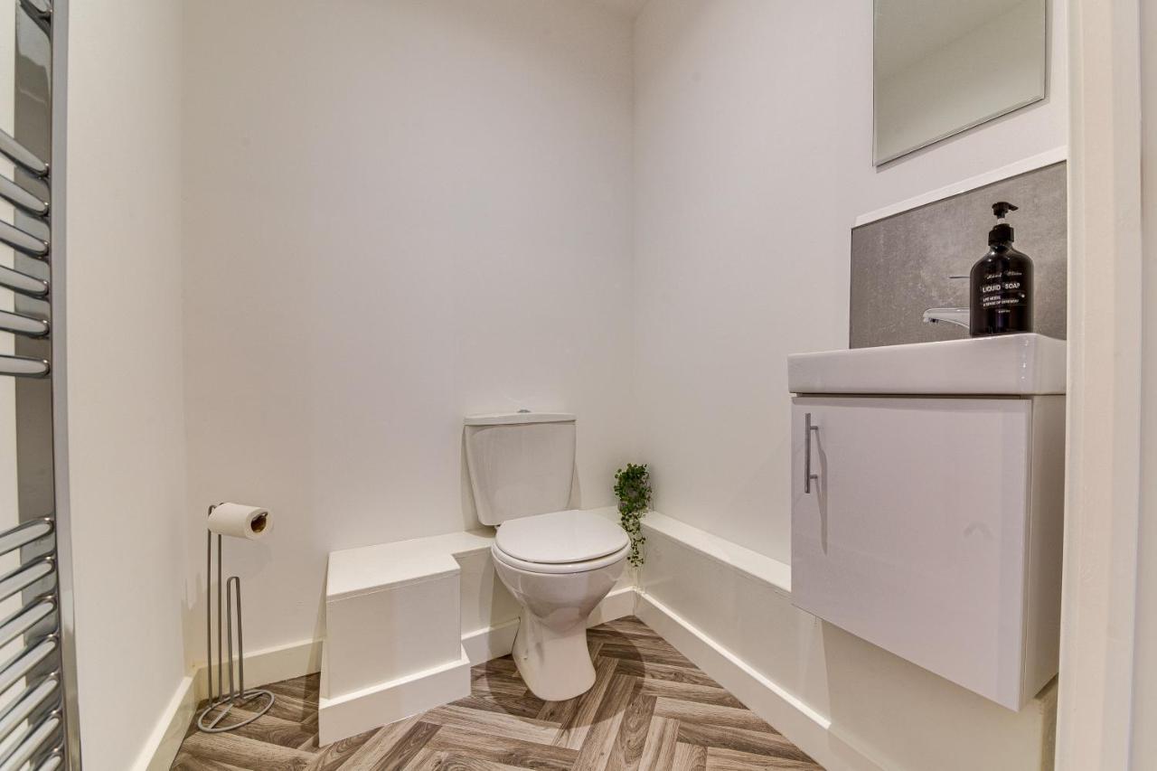 شقة Stylish & Contemporary 2-Bed Townhouse - Parking - Wi-Fi - Netflix وركسوب المظهر الخارجي الصورة