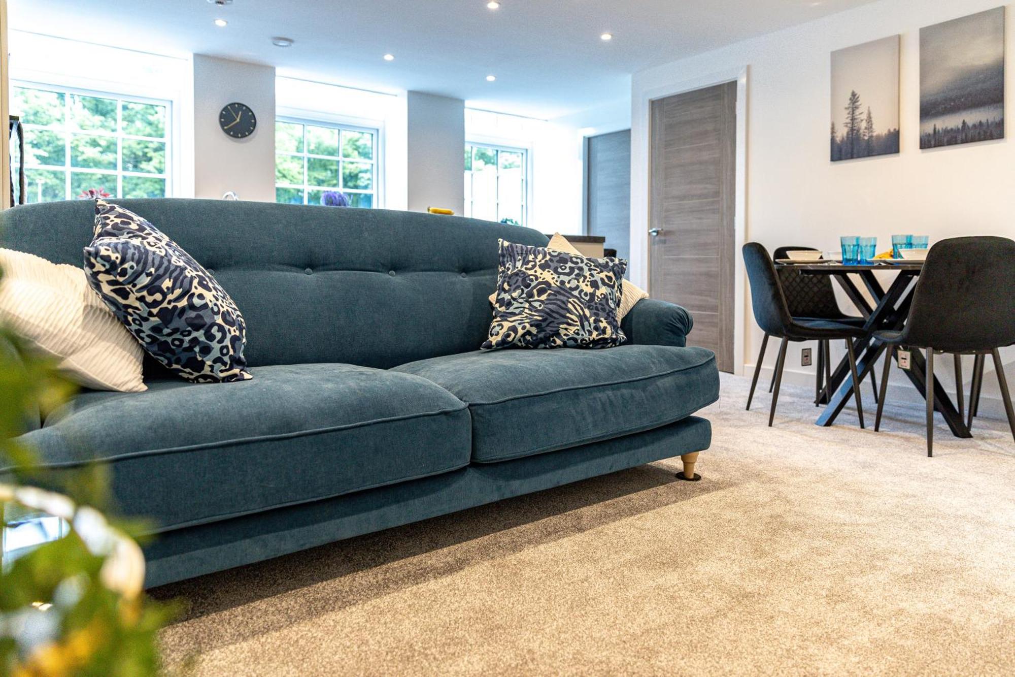 شقة Stylish & Contemporary 2-Bed Townhouse - Parking - Wi-Fi - Netflix وركسوب المظهر الخارجي الصورة