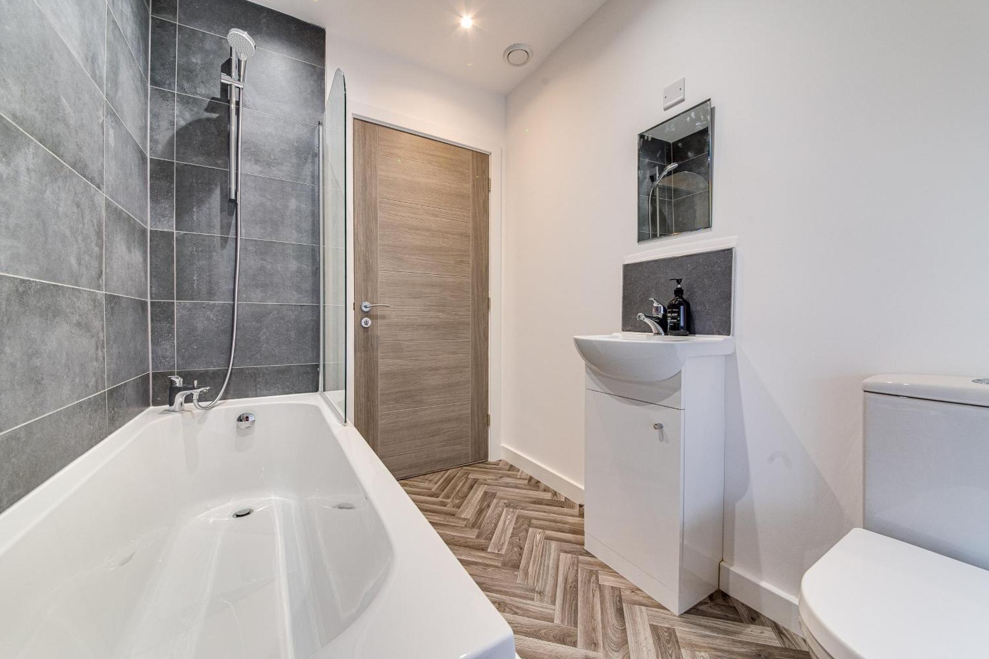 شقة Stylish & Contemporary 2-Bed Townhouse - Parking - Wi-Fi - Netflix وركسوب الغرفة الصورة
